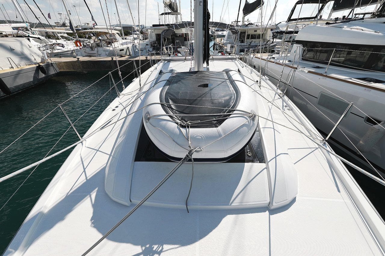 Oceanis 51.1 — photo 10
