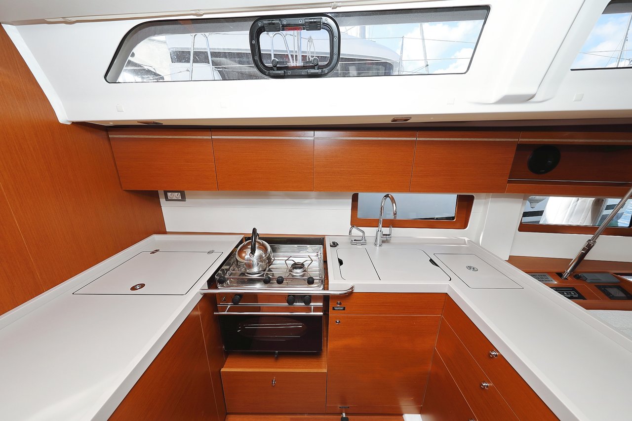 Oceanis 51.1 — photo 19
