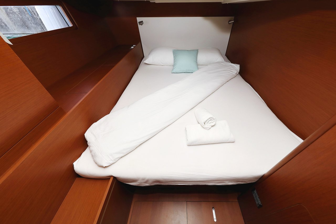 Oceanis 51.1 — photo 24