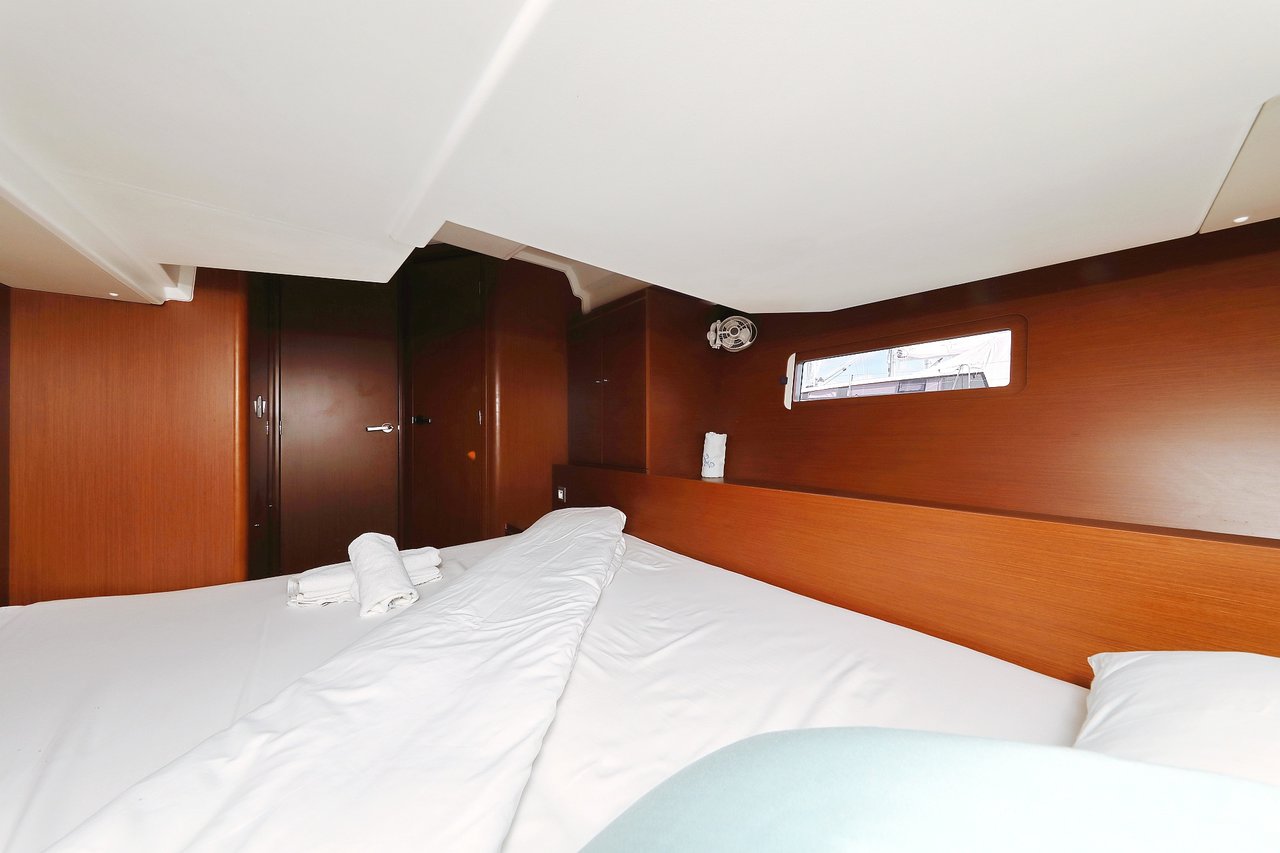 Oceanis 51.1 — photo 25