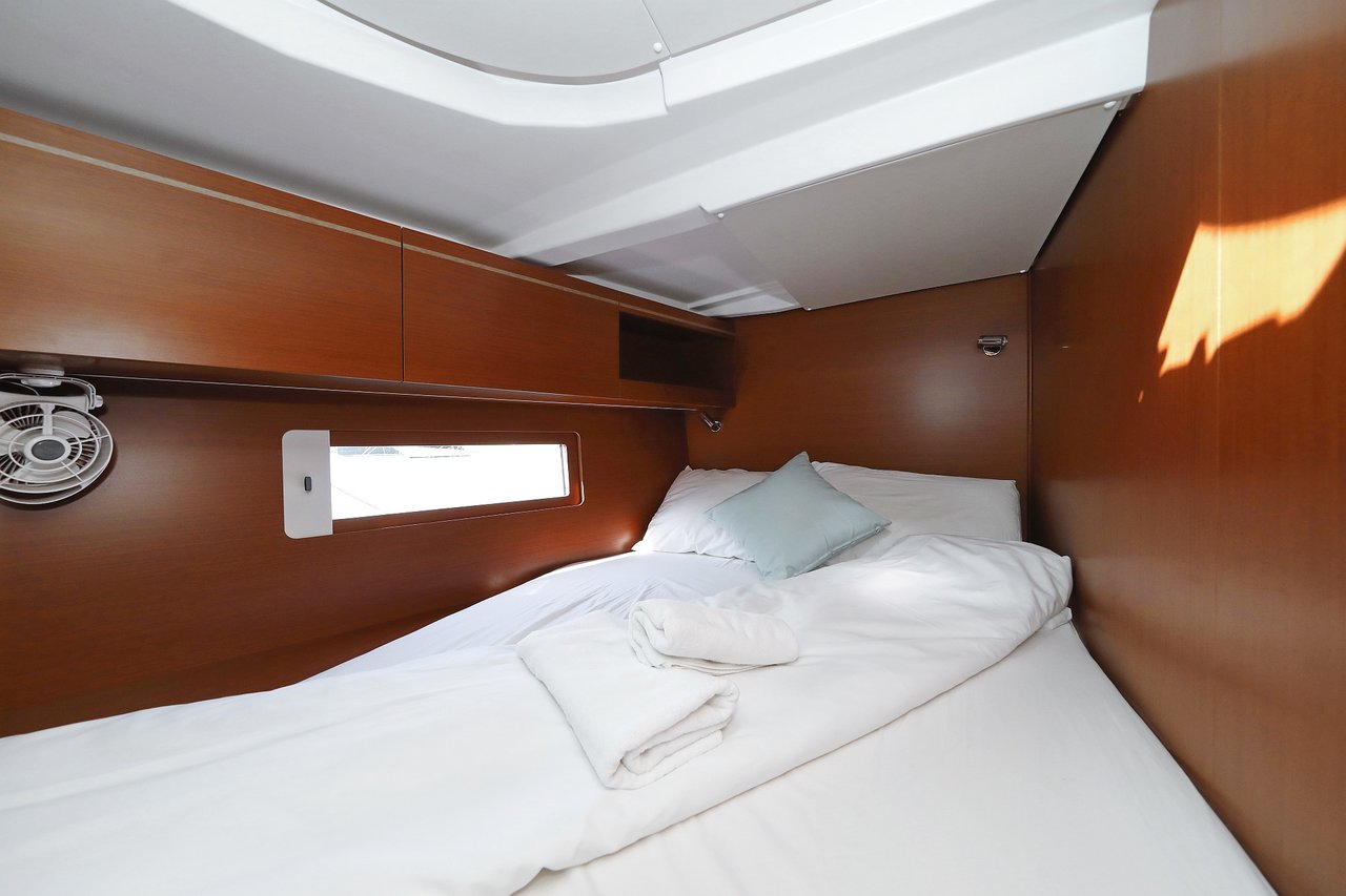 Oceanis 51.1 — photo 28