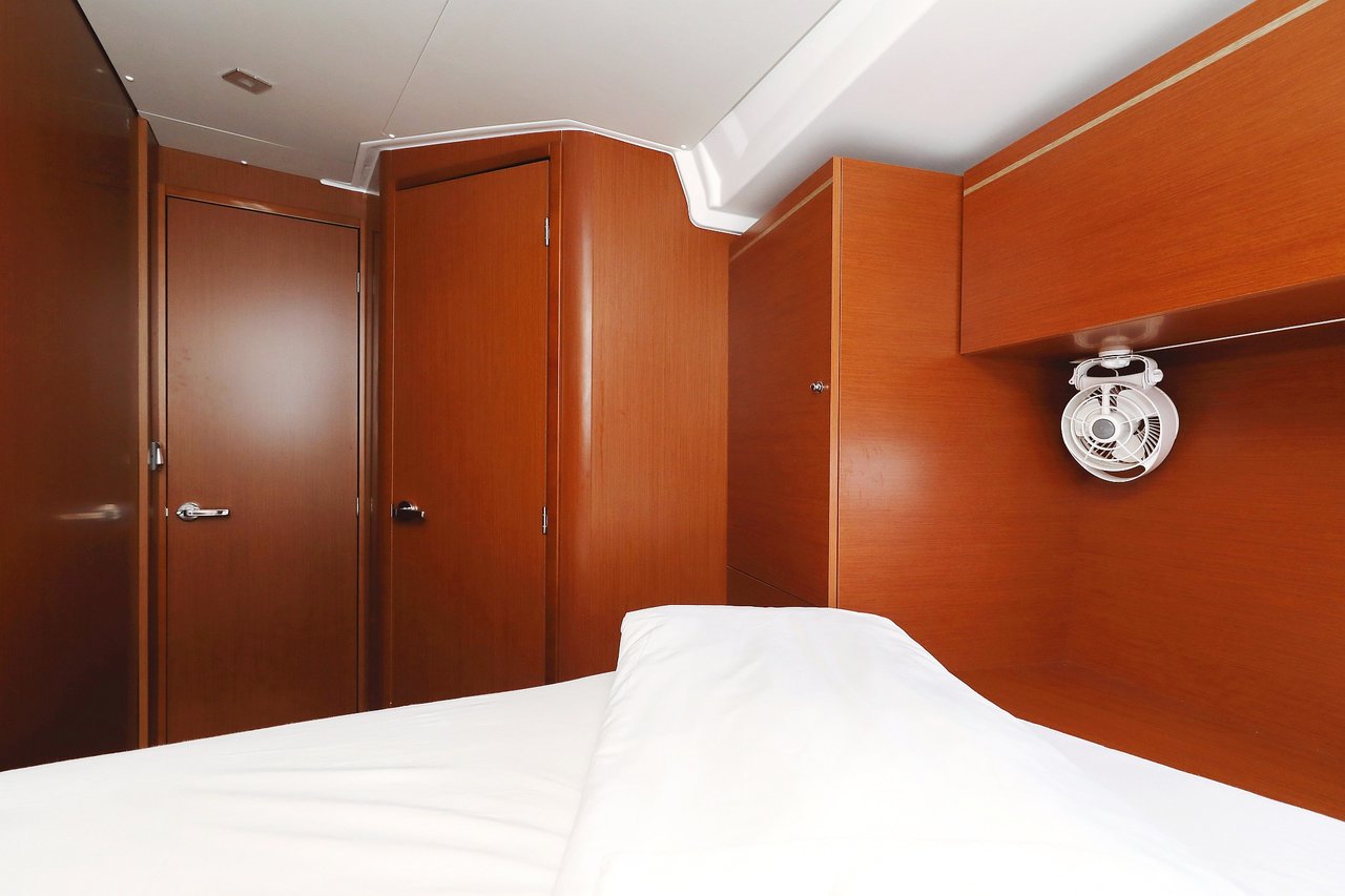 Oceanis 51.1 — photo 29