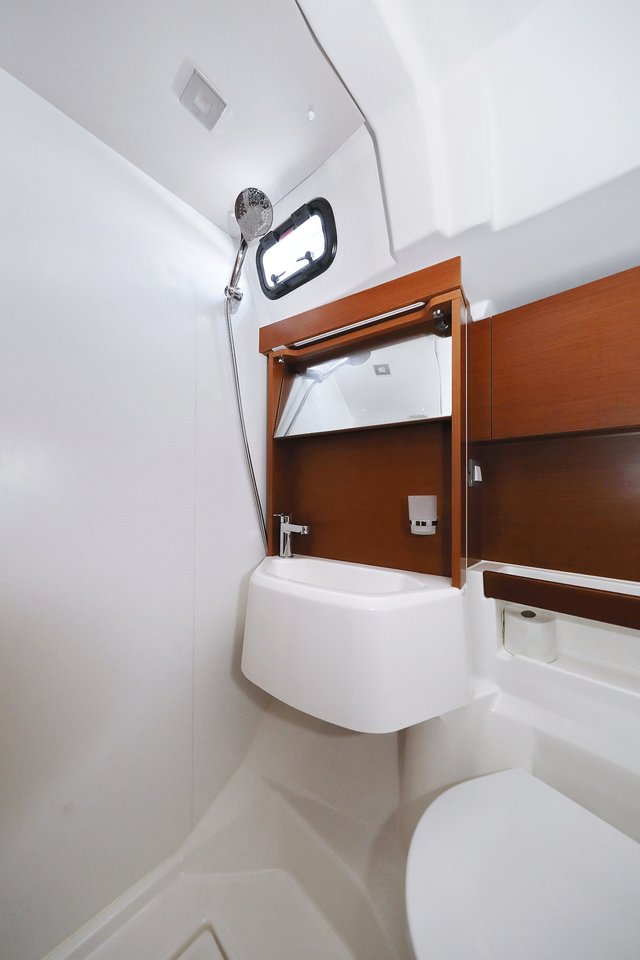 Oceanis 51.1 — photo 32
