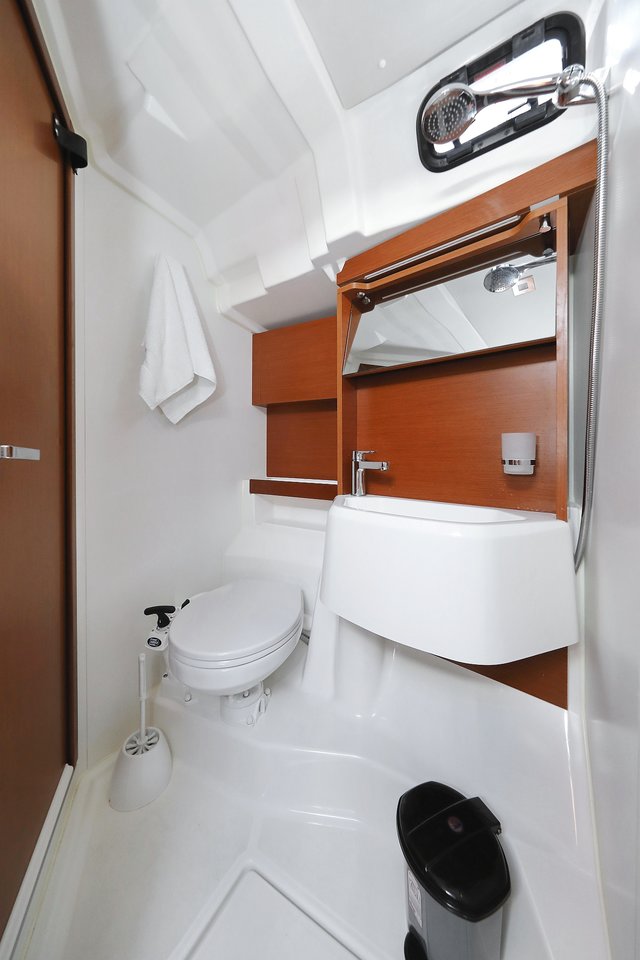 Oceanis 51.1 — photo 33
