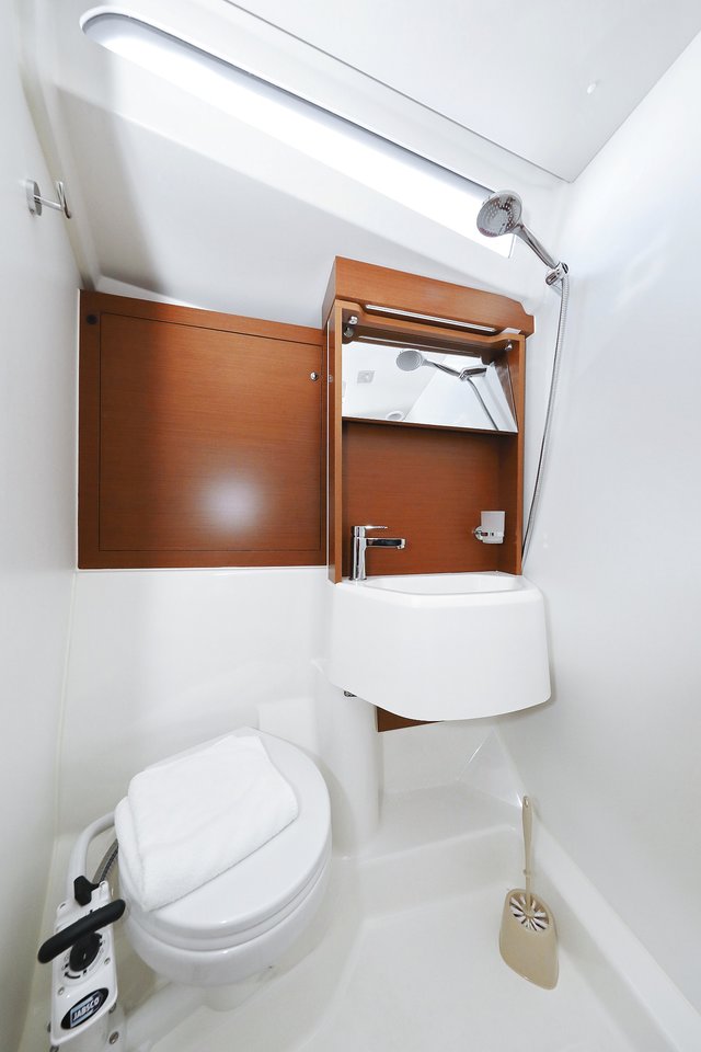 Oceanis 51.1 — photo 35