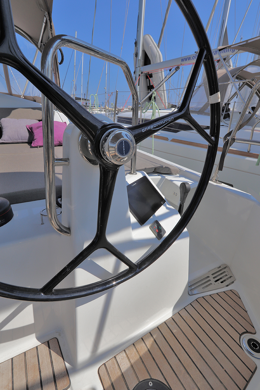 Sun Odyssey 440 - 4 cab. — photo 5