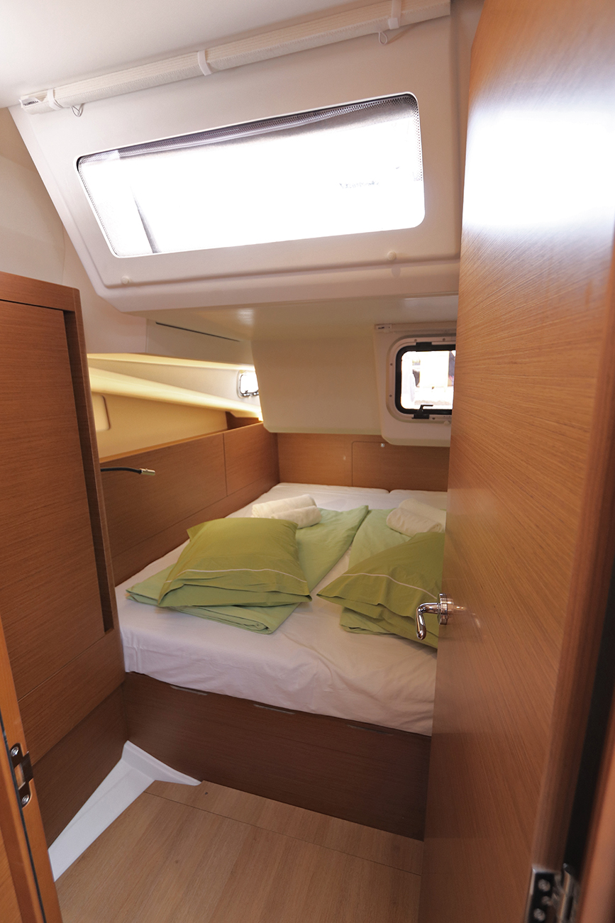 Sun Odyssey 440 - 4 cab. — photo 15