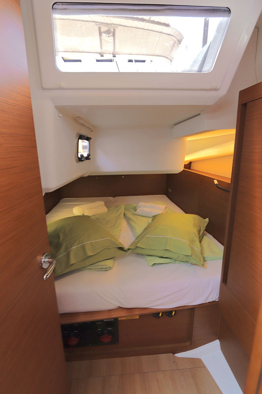 Sun Odyssey 440 - 4 cab. — photo 16