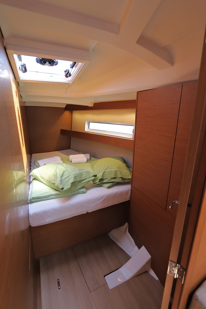 Sun Odyssey 440 - 4 cab. — photo 17