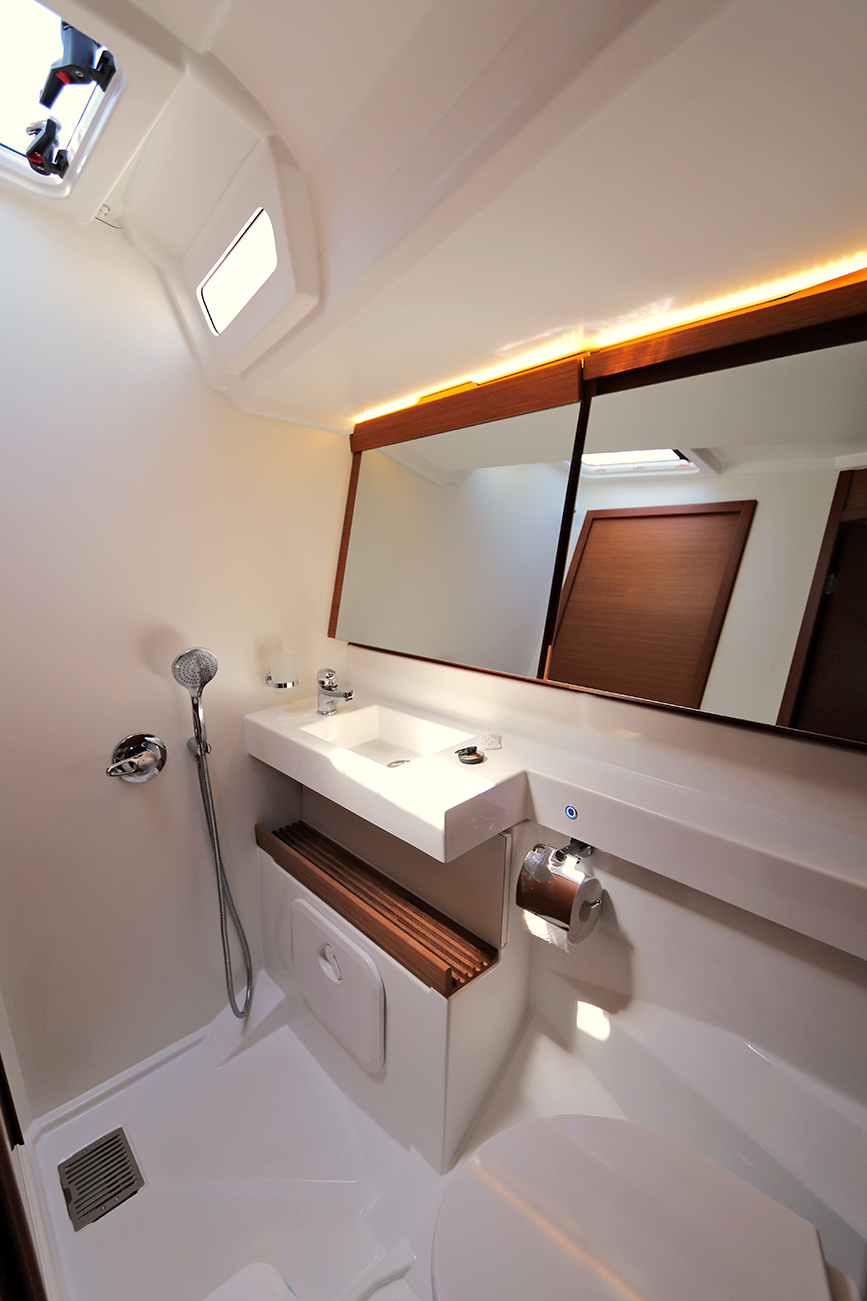 Sun Odyssey 440 - 4 cab. — photo 20