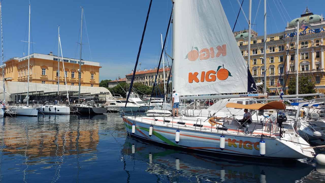 Bavaria 44 — photo 1