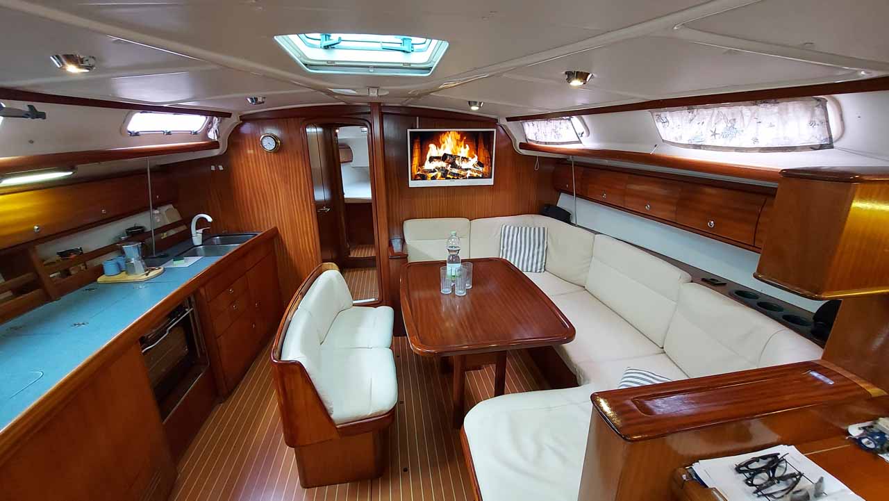 Bavaria 44 — photo 7
