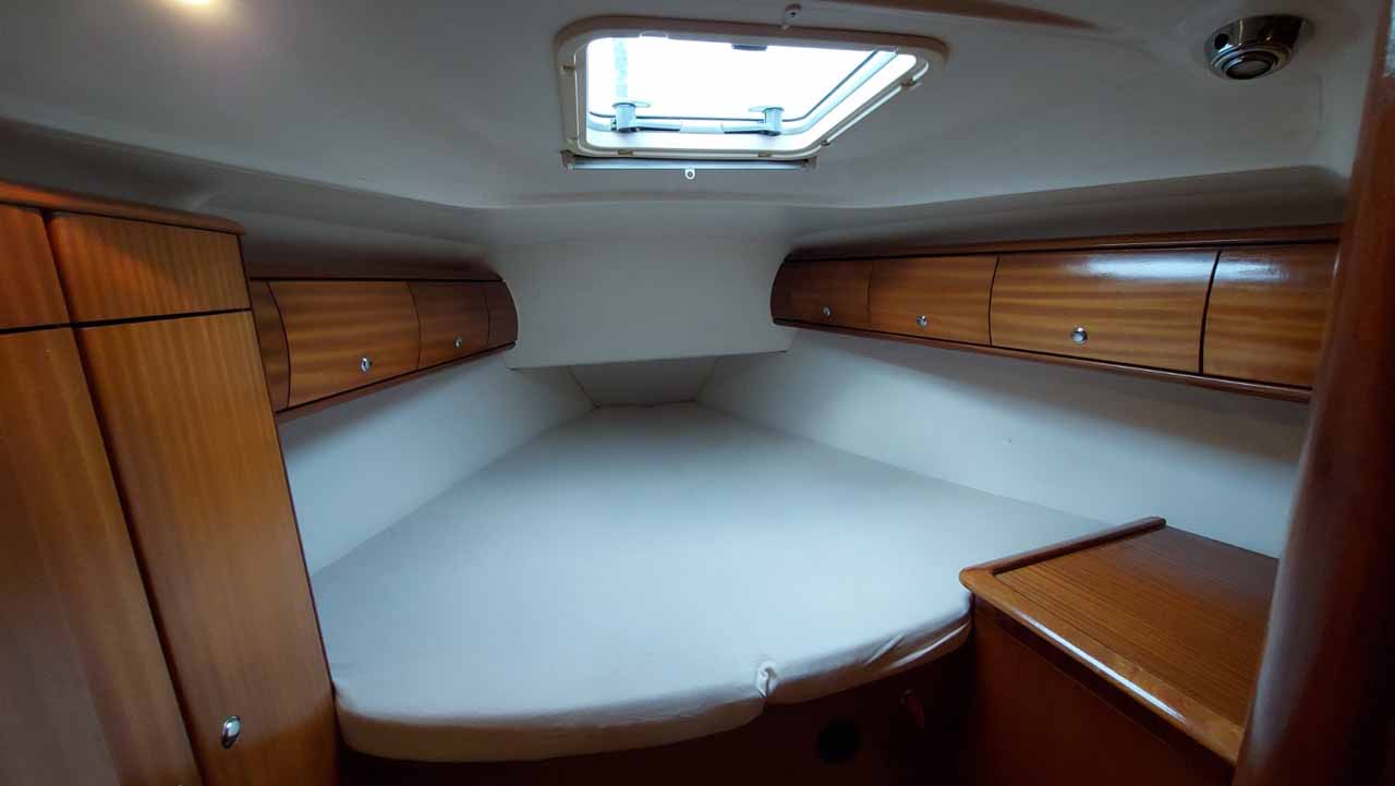 Bavaria 44 — photo 12