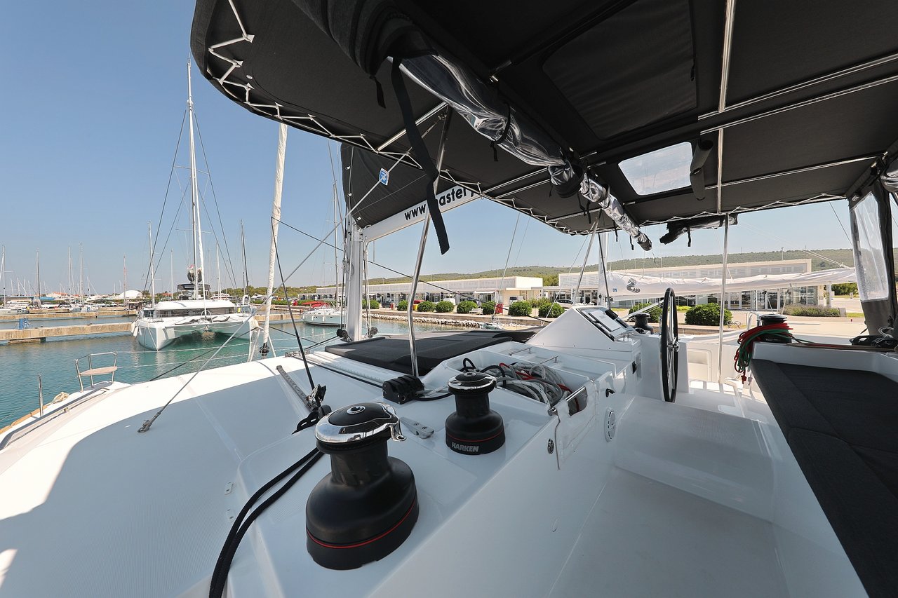 Lagoon 450 F - 4 + 2 cab. — photo 19