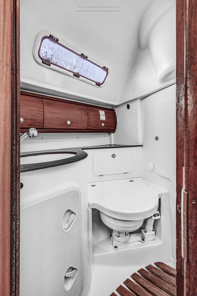 Bavaria 32 — photo 7