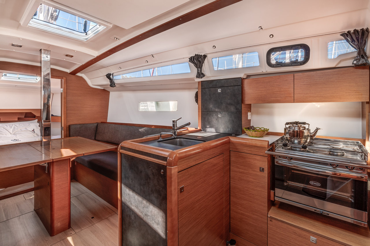 Sun Odyssey 349 - 3 cab. — photo 5