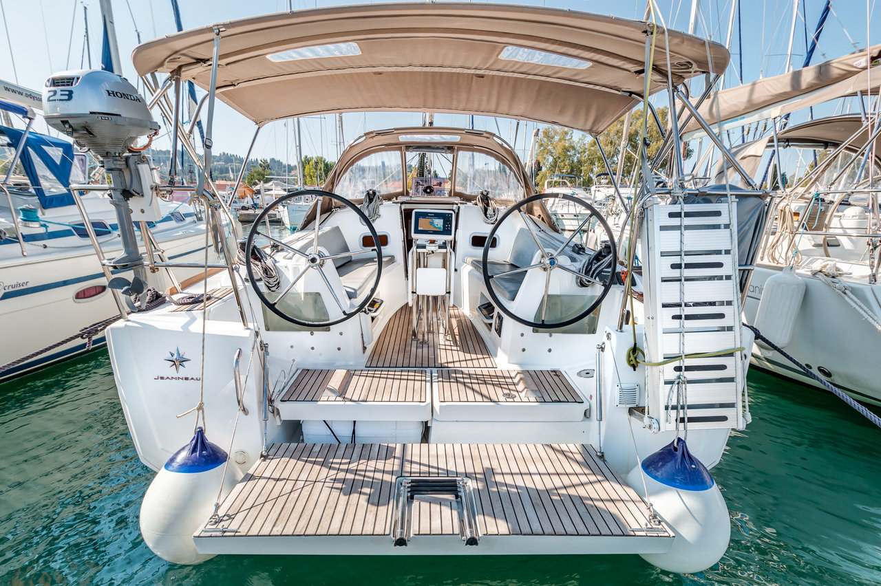 Sun Odyssey 349 - 3 cab. — photo 1