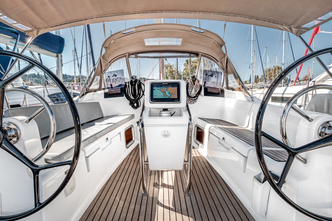 Sun Odyssey 419 - 3 cab. — photo 3