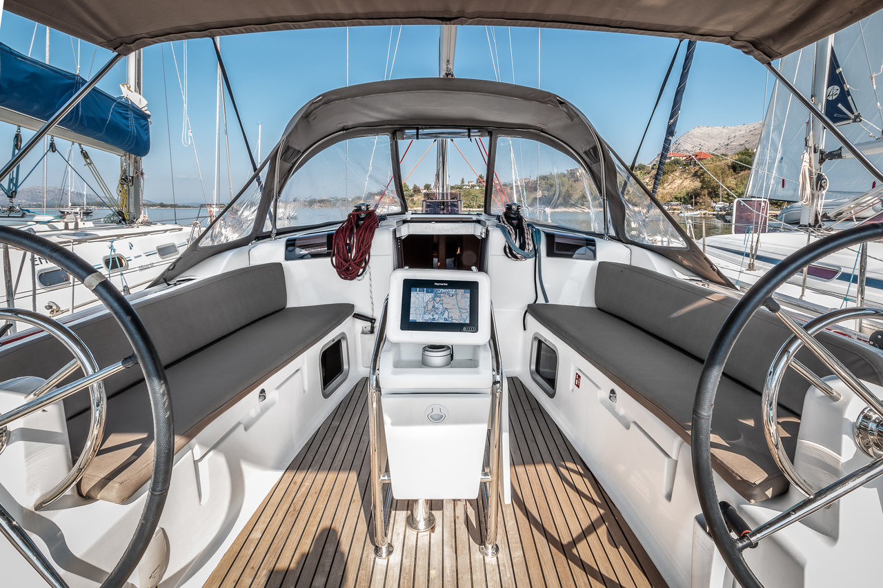 Sun Odyssey 449 — photo 2