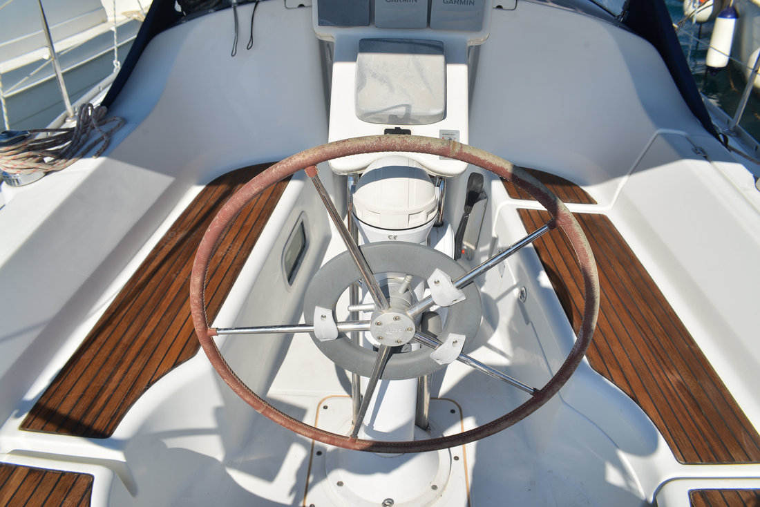 Oceanis Clipper 323 — photo 9