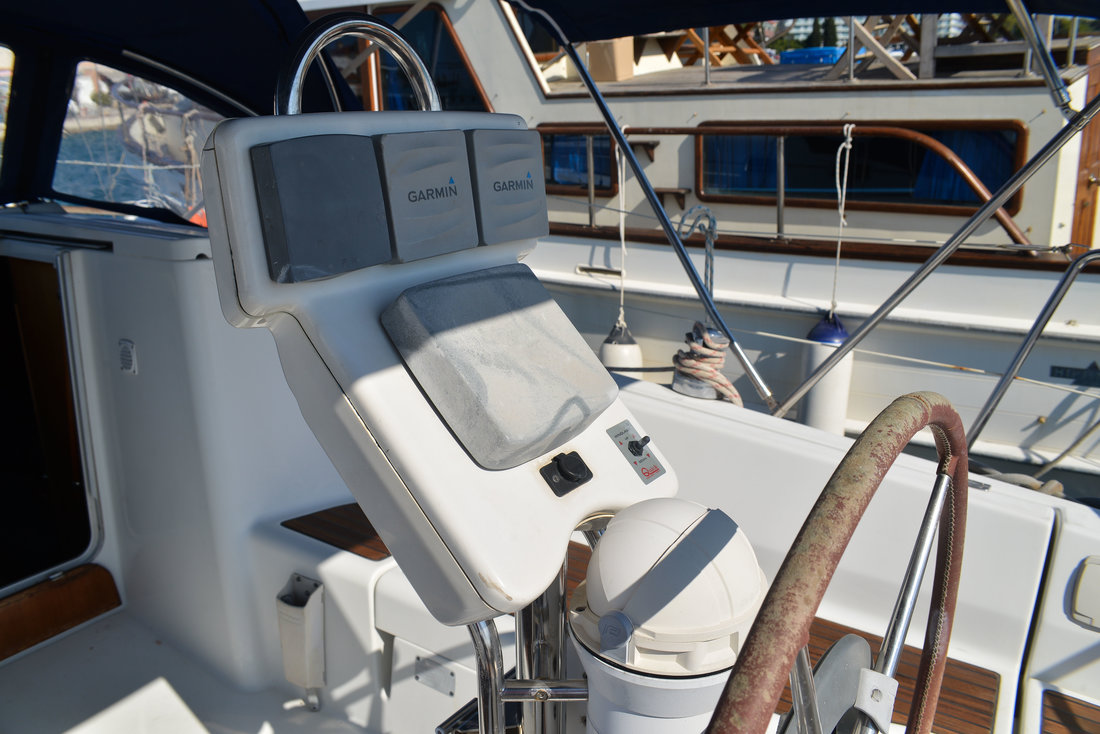 Oceanis Clipper 323 — photo 10