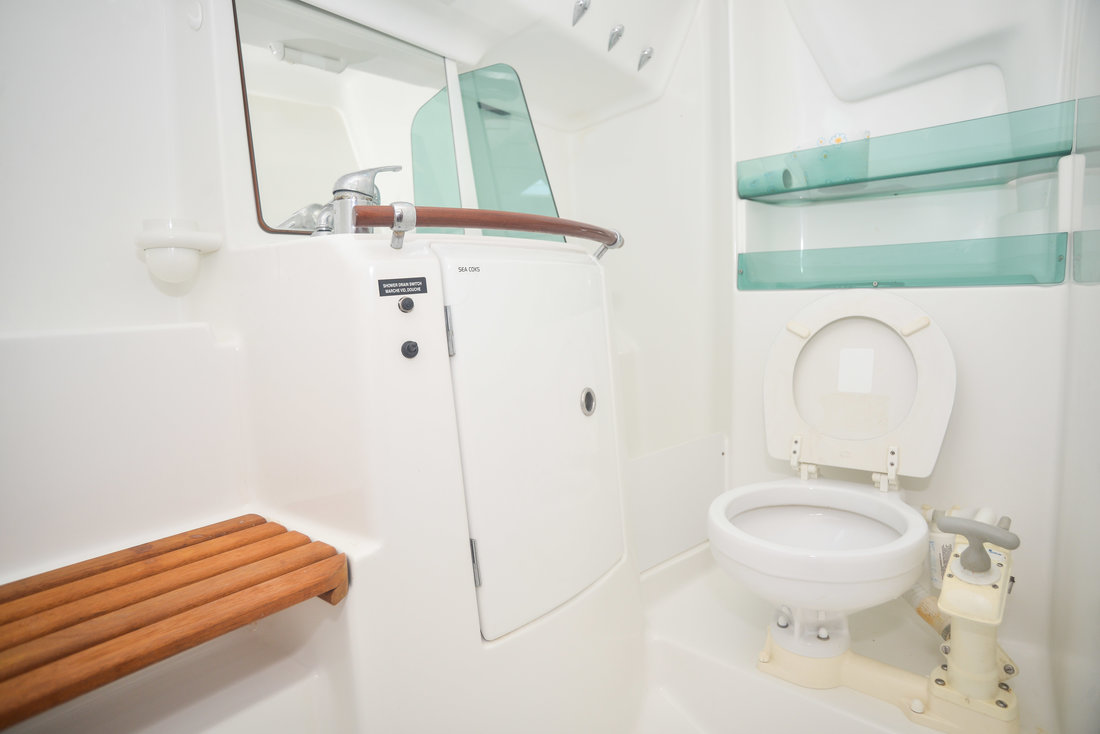 Oceanis Clipper 323 — photo 23