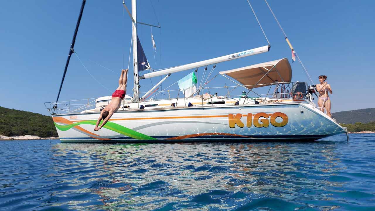 Bavaria 44 — photo 3