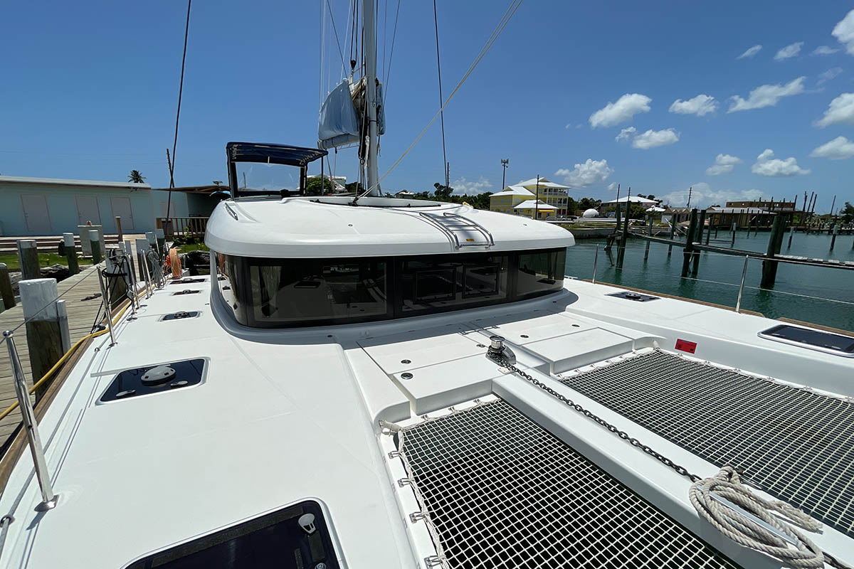 Lagoon 40 - 4 + 2 cab — photo 1