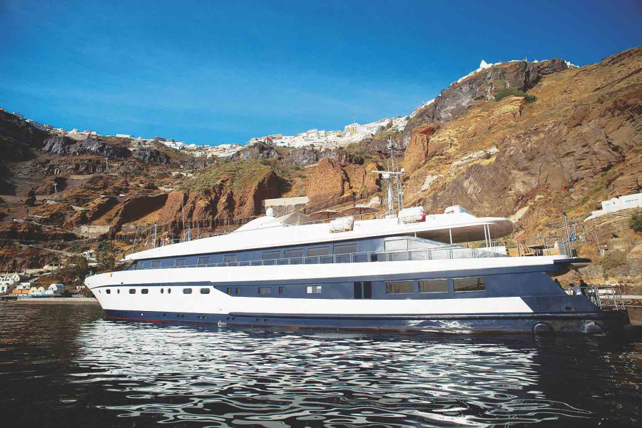 Photo #1 - Motor yacht (Harmony G) en Zea Marina - 3108