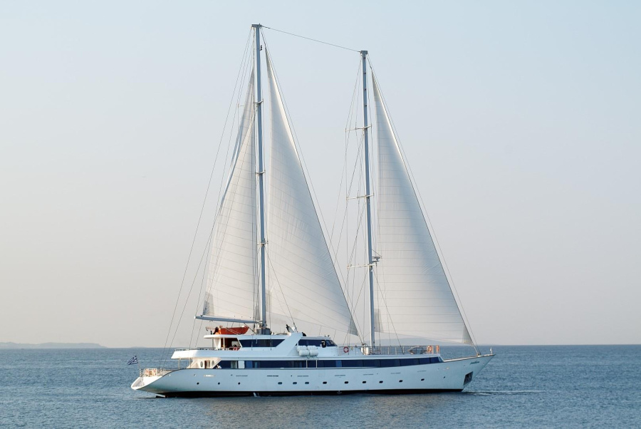 Photo #1 - Motor sailer (Panorama II) en harbor - 3109