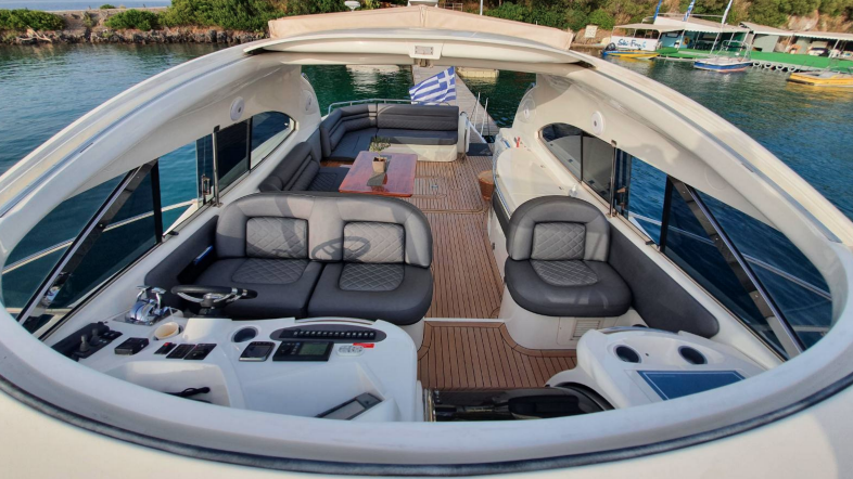 Sunseeker 56 Predator Hardtop - 2