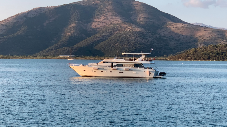 Photo #1 - CANTIERI DI PISA  AKHIR 22.5 (CANTIERI DI PISA  AKHIR 22.5) en Old Port - 3143