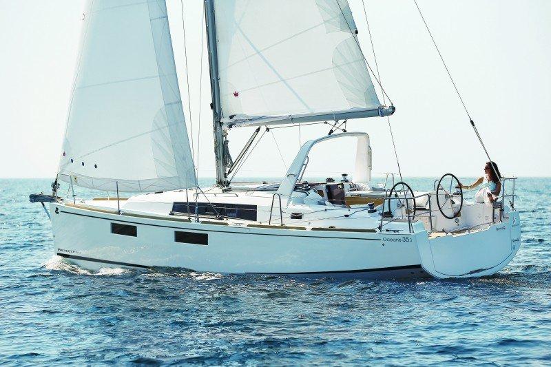 Photo #1 - Oceanis 35.1 (Mistral) en Hyeres Marina - 3159