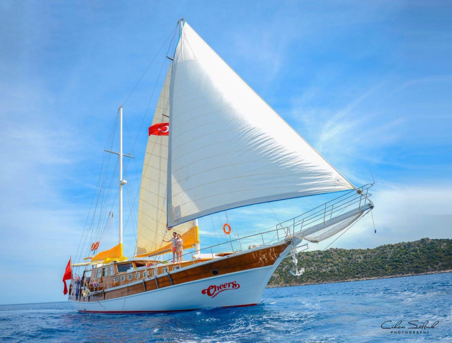 Photo #1 - Custom (Cheers) en Harbour - 3250