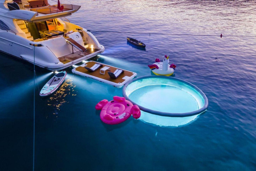 Photo #1 - Azimut 62 Fly (Azimut 62 Fly) en cruise port - 3296