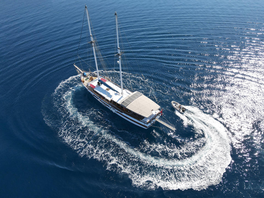 Photo #1 - Motor Sailor (HALIL AGA 3) en marina - 3335