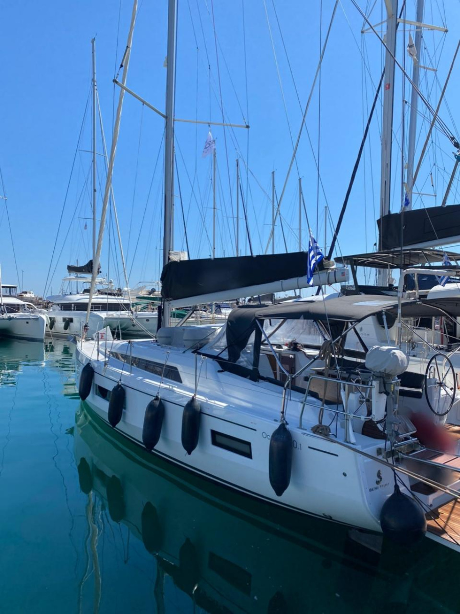 Photo #1 - BENETEAU OCEANIS 40.1 (ROZA) en Alimos marina - 3496