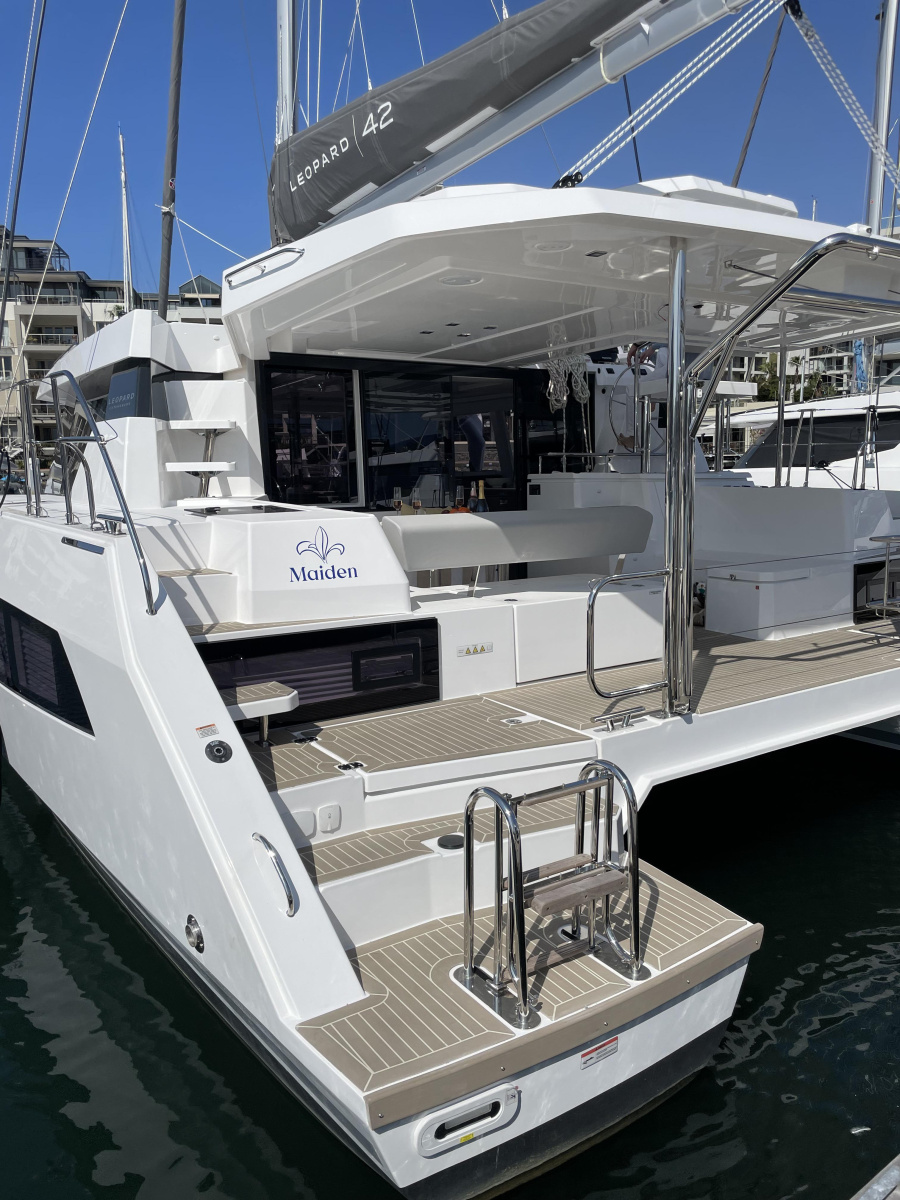Photo #1 - Leopard 42 (Maiden) en Waterfront marina - 67534
