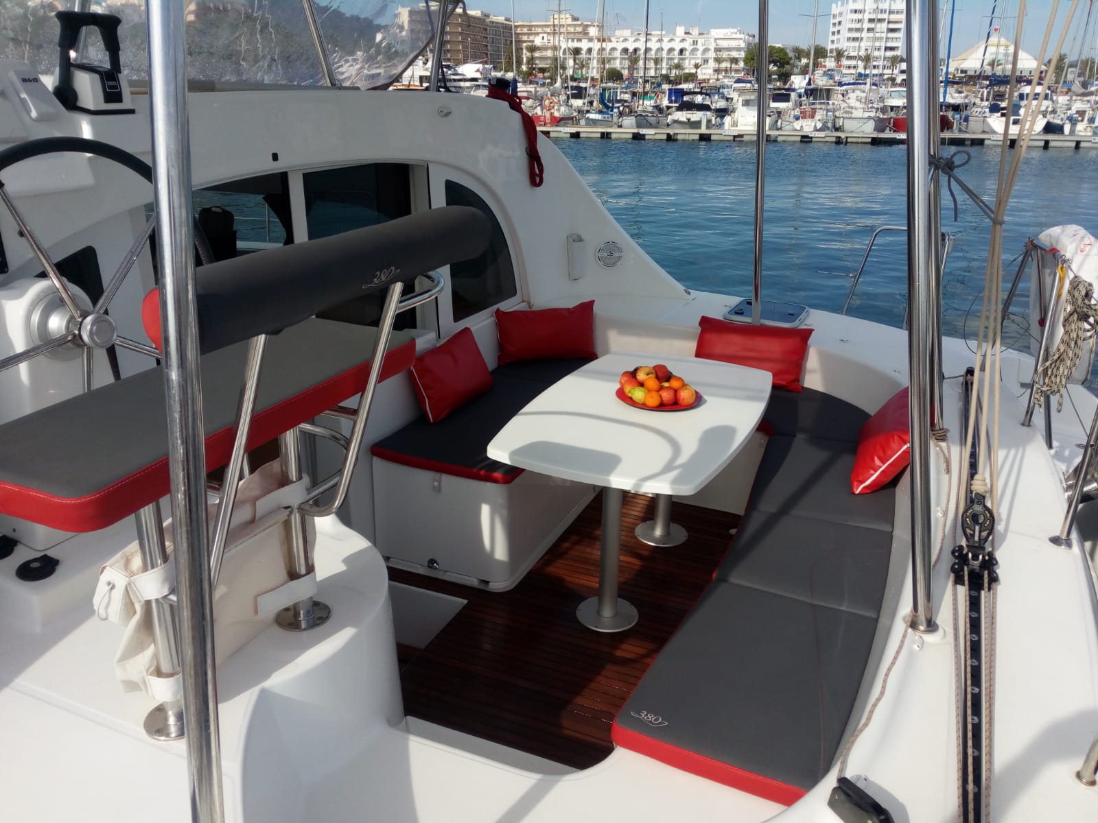 LAGOON 380S2 — photo 2