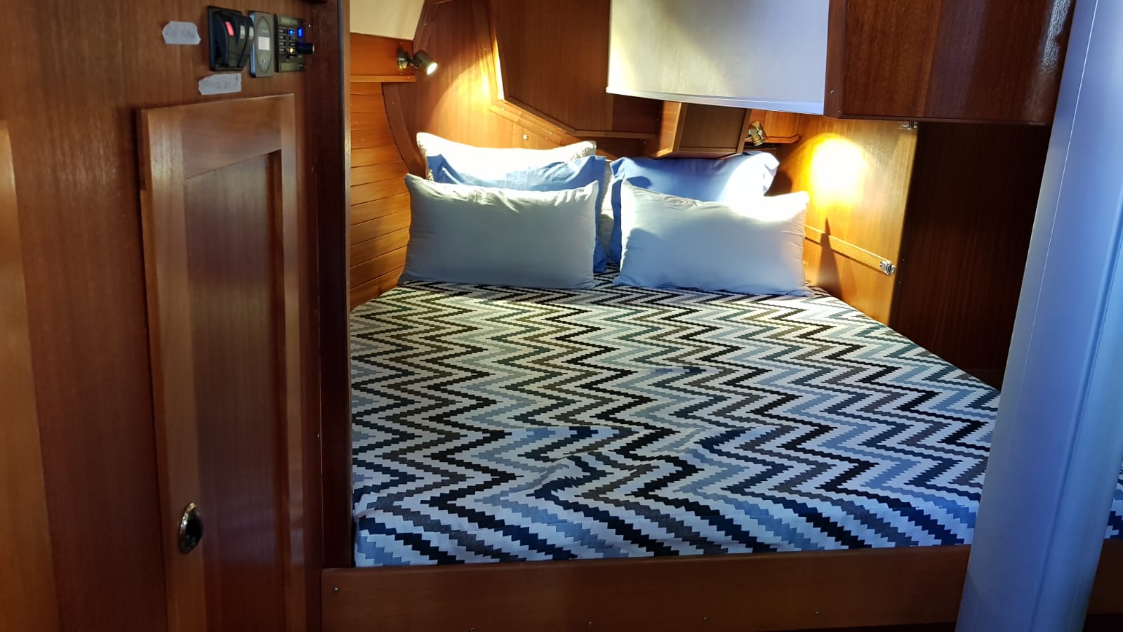 One Off Explorer Ketch — photo 10