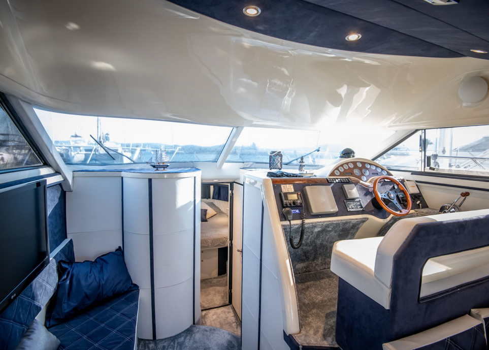 Fairline Phantom 42 — photo 5