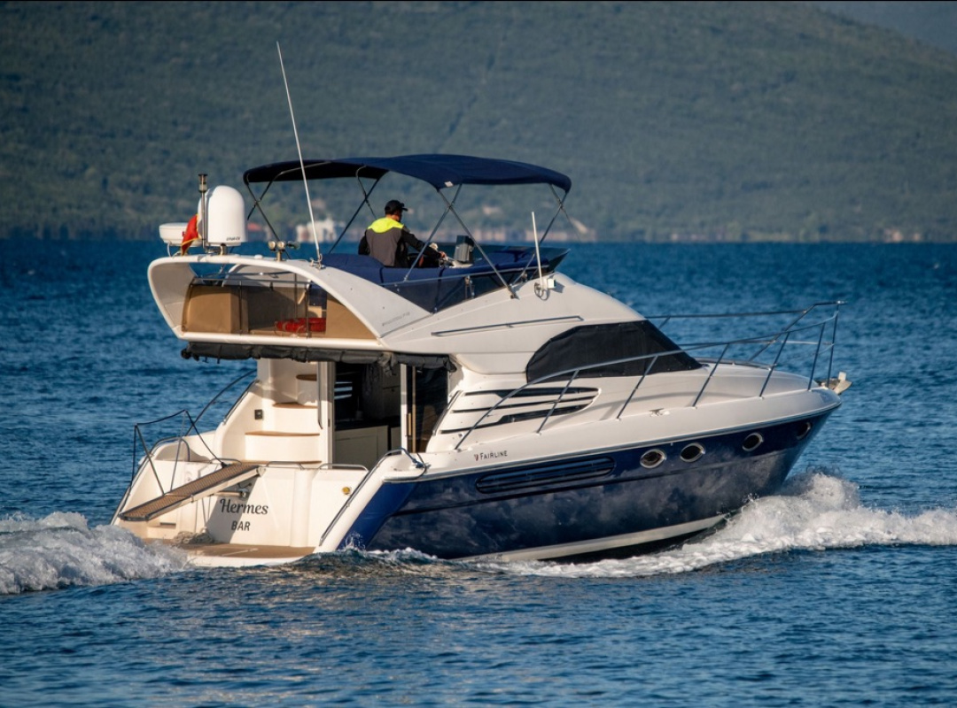 Fairline Phantom 42 — photo 1