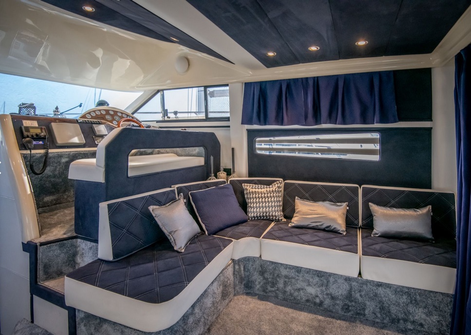 Fairline Phantom 42 — photo 8