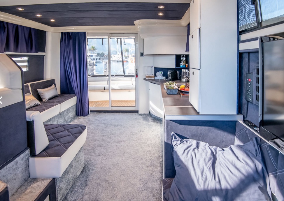 Fairline Phantom 42 — photo 12