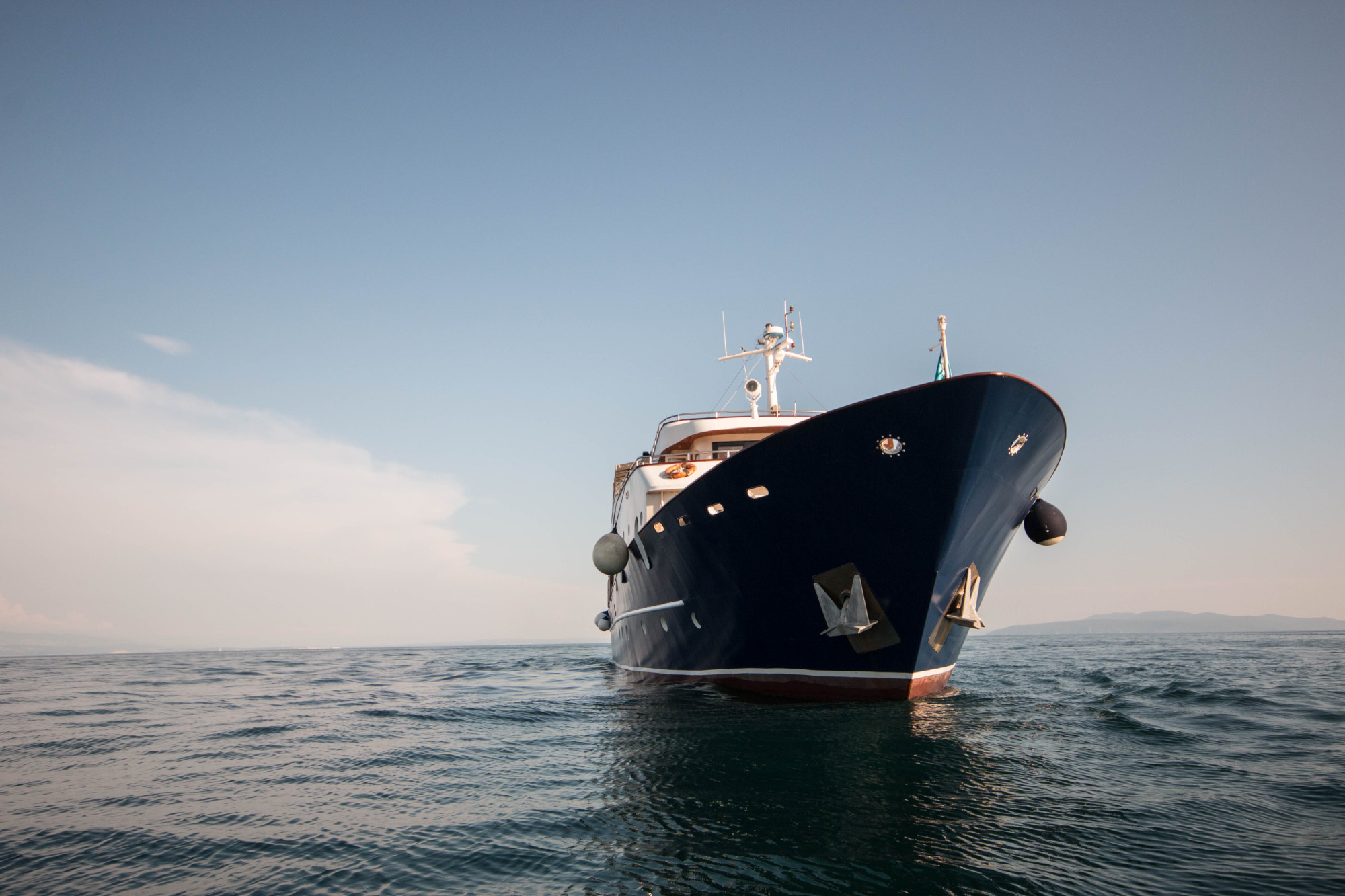 Small cruise ship — photo 14