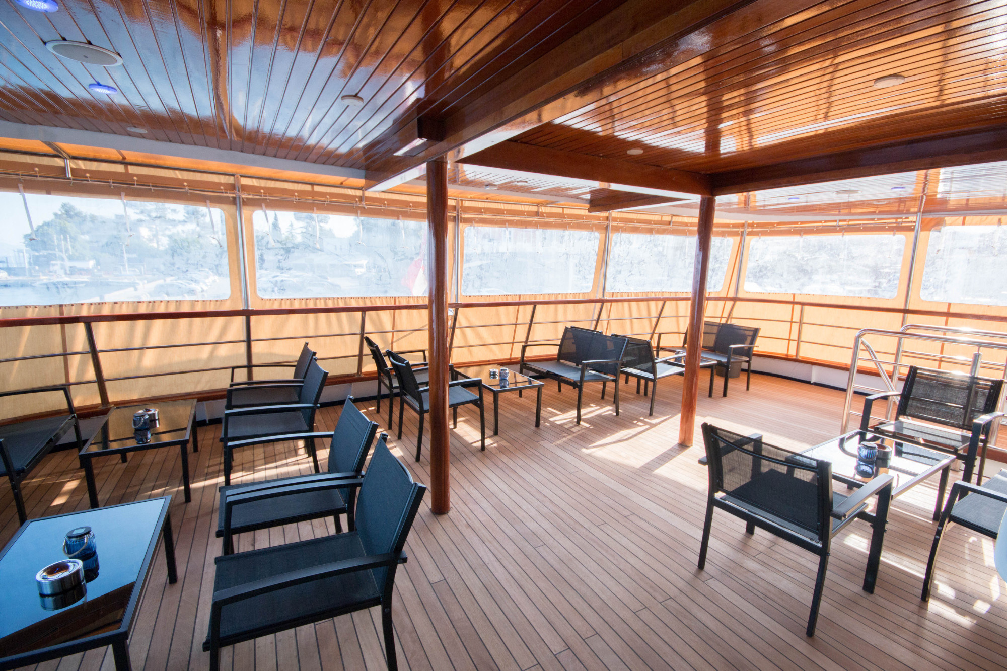Small cruise ship — photo 20
