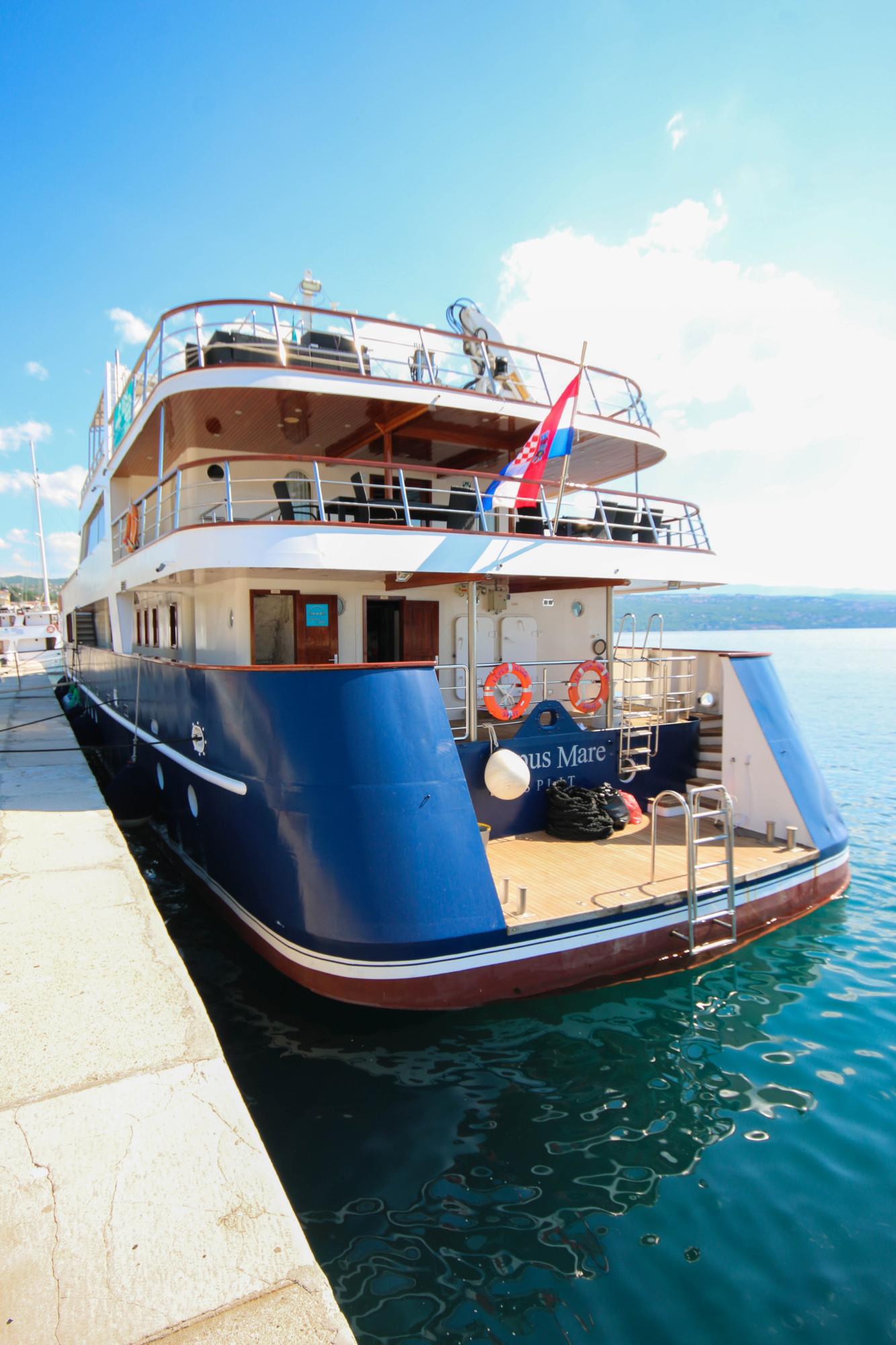 Small cruise ship — photo 28