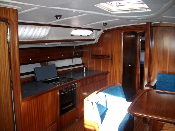 BAVARIA 44 I — photo 4