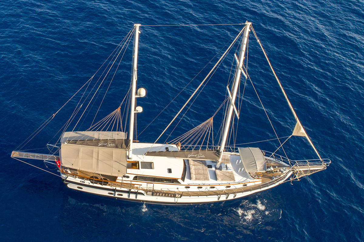 Motor Sailor — photo 4