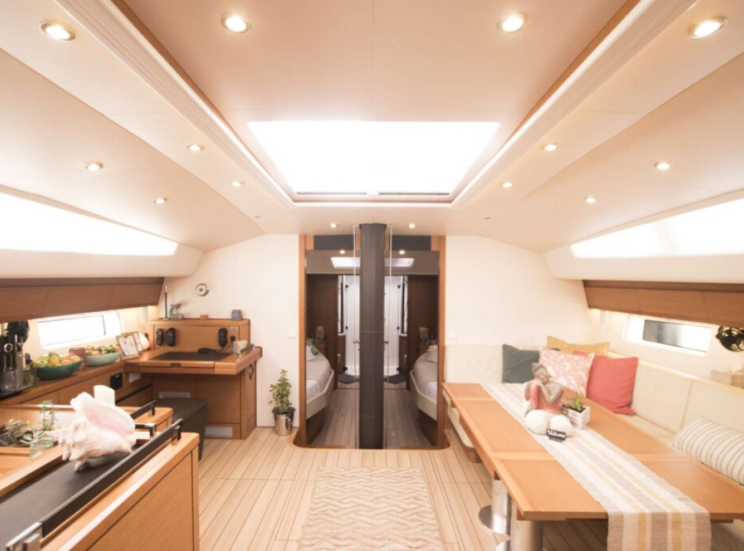 Jeanneau 64 — photo 1